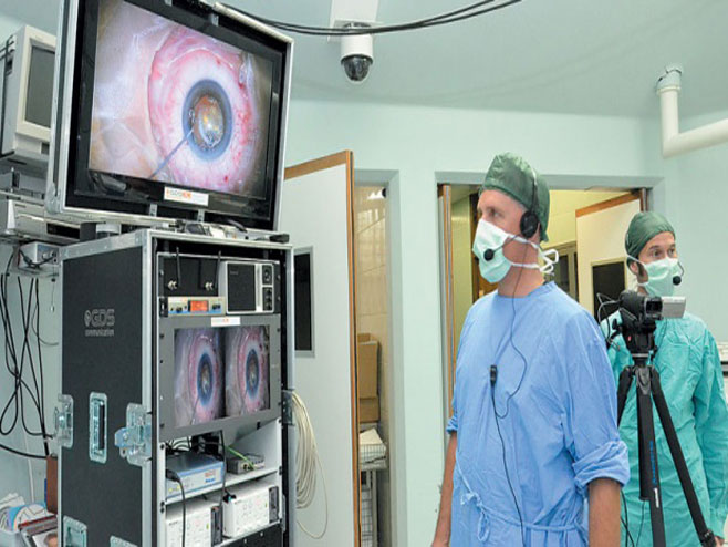 Бионичко око - хирургија - Фото: илустрација