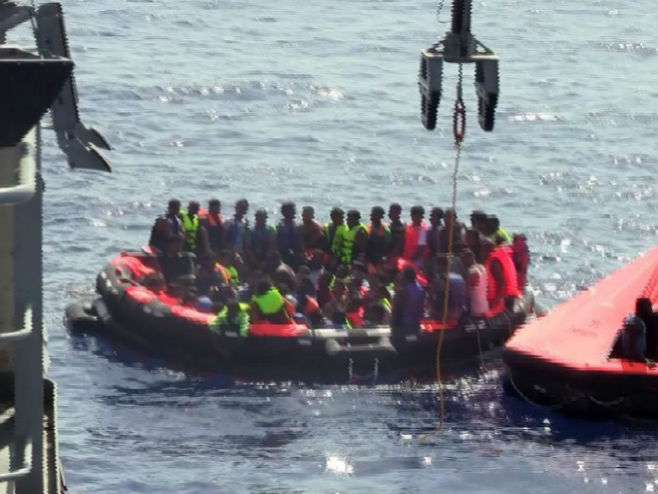 Спасавање миграната у Средоземном мору (Фото: Irish Defence Forces) - Фото: AFP