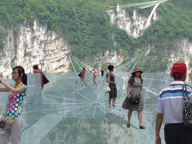 Највећи стаклени мост на свијету (Фото:The Huffington Post) 