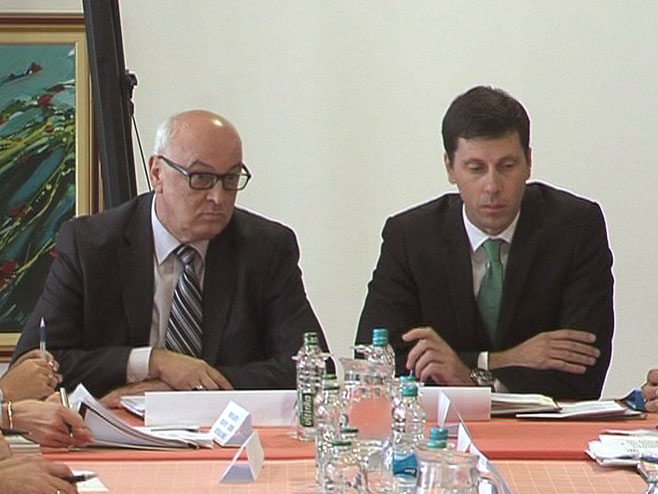 Ministar Gluhaković sa hotelijerima na Јahorini (Foto: RTRS)