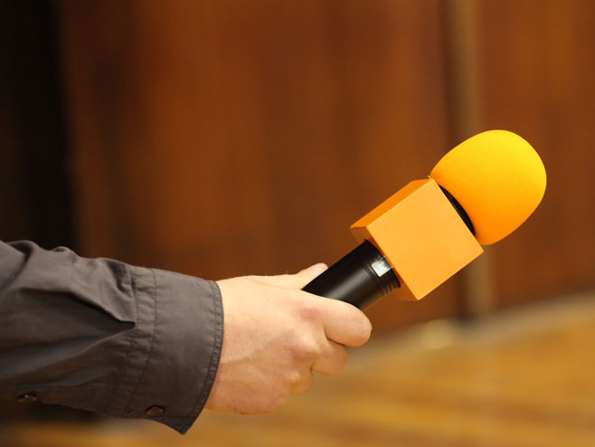 Микрофон (Фото: jobs.aol.com) - 