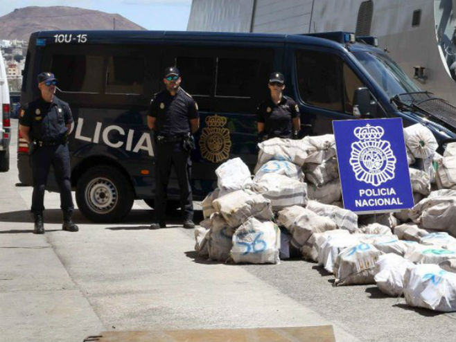 Шпанија: Заплијењен кокаин (фото: Twitter) - 