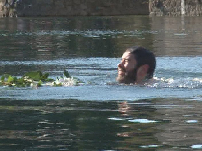 Plivanje za Časni krst Trebinju (Foto: RTRS)