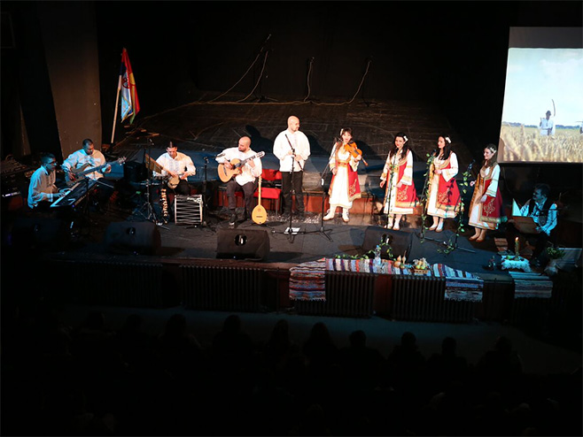 Turneja grupe "Trag" u Makedoniji (Foto: RTRS)