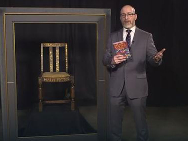 На аукцији столица на којој су написане прве књиге о Харију Потеру (Фото:HeritageAuctions / youtube) - 