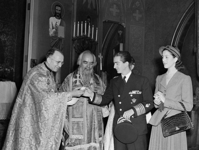 Краљ Петар II у цркви Светог Саве у Њујорку 1948. (фото: AP)