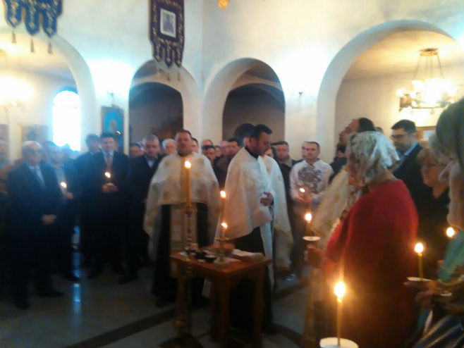 Парастос убијеним у Добровољачкој у цркви у Миљевићима (фото: Срна) 