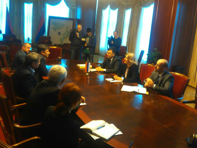 Sastanak Cvijanović - Zvizdić - Novalić (Foto: RTRS)