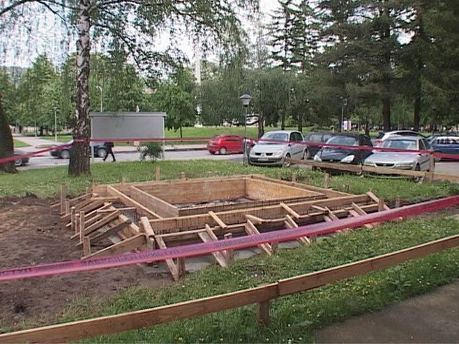 Добој: Споменик жртвама поплава у изградњи - Фото: РТРС