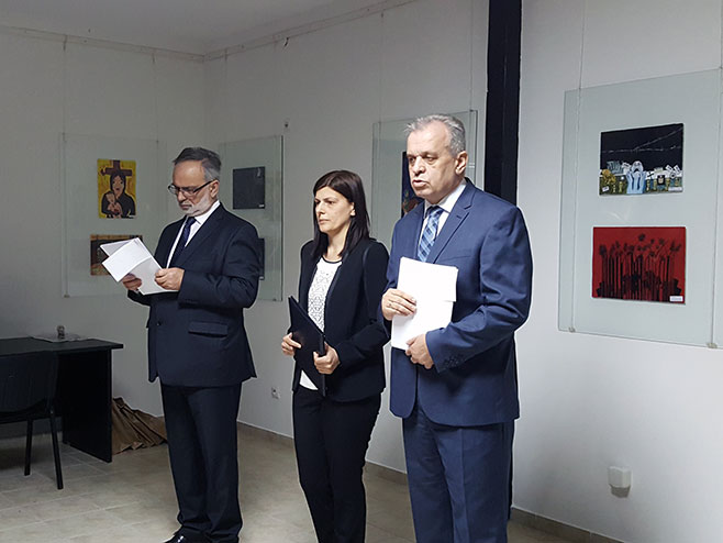 Малешевић отворио изложбу ученичких радова (Фото Срна)