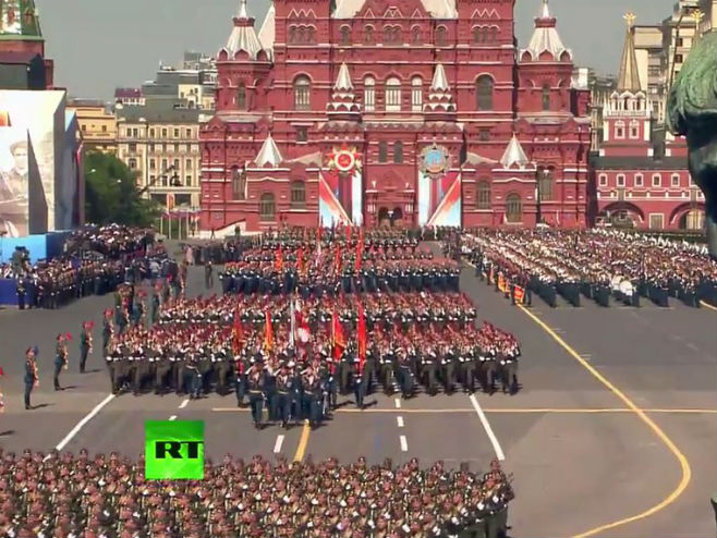 Војна парада у Москви - Фото: RT