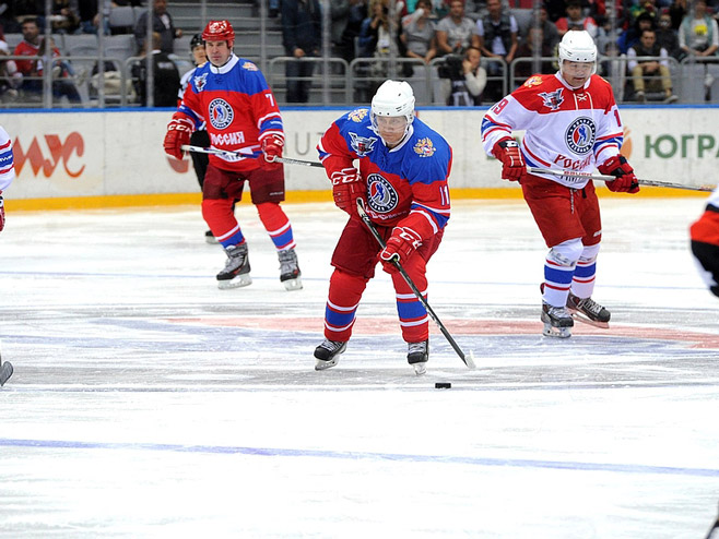 Путин игра Хокеј (Фото: en.kremlin.ru) 