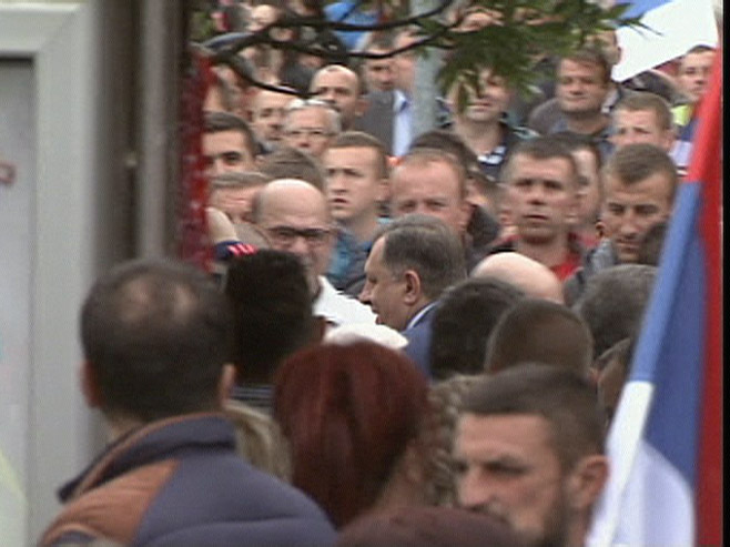 Predsjednik Dodik na Trgu Krajine (foto: RTRS)