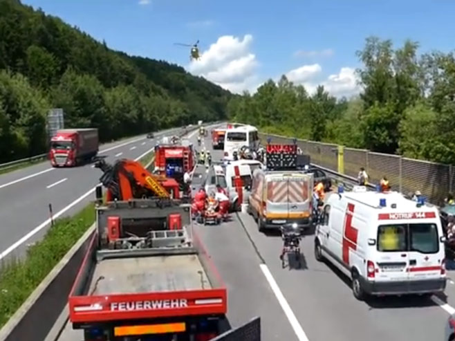 Аустрија - аутобуска несрећа (Фото: Screenshot)
