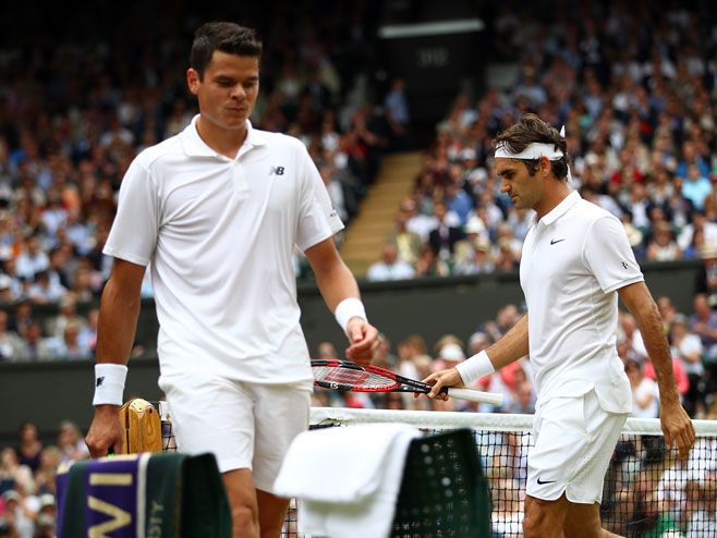 Miloš Raonić i Rodžer Federer (Foto: epa/Clive Brunskill Pool) 