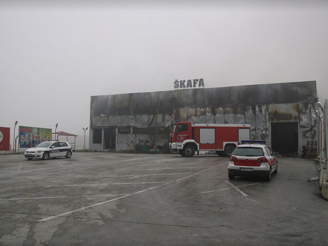 Сарајево: Изгорио тржни центар "Шкафа" (Фото: klix.ba)