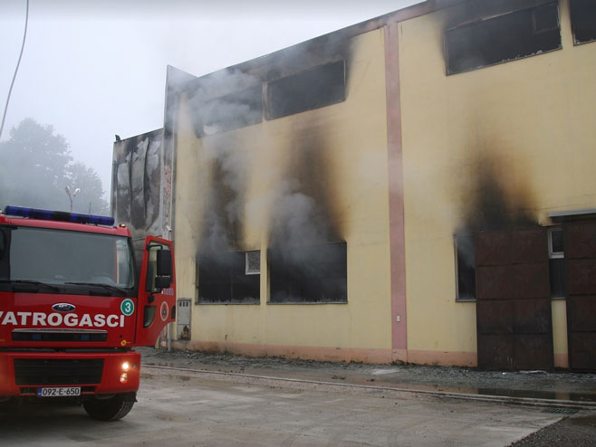 Сарајево: Изгорио тржни центар "Шкафа" (Фото: klix.ba)