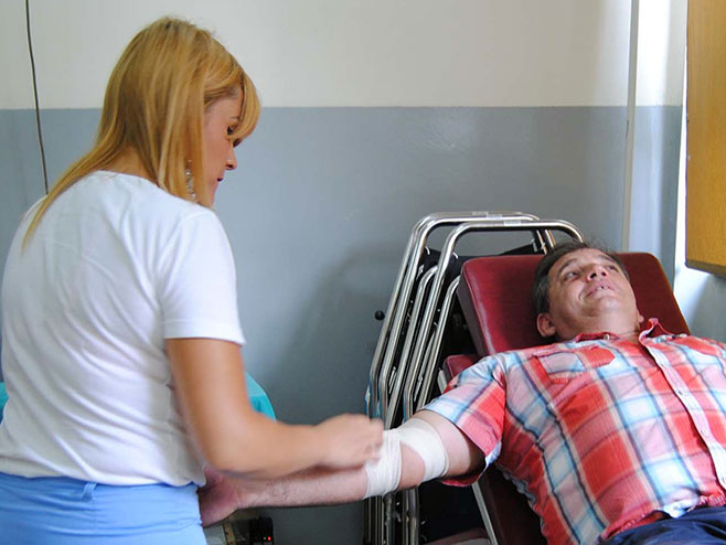 Zvornik - dobrovoljno davanje krvi (Foto: Srna)