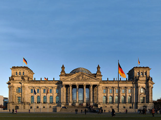 Њемачки Бундестаг (Фото: Wikipedia/Jürgen Matern) - 