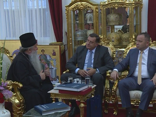 Dodik i vladika Hrizostom (foto: RTRS)