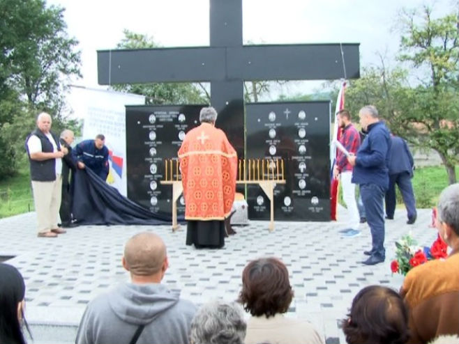Spomenik u Čelopeku kod Zvornika (foto: RTRS)