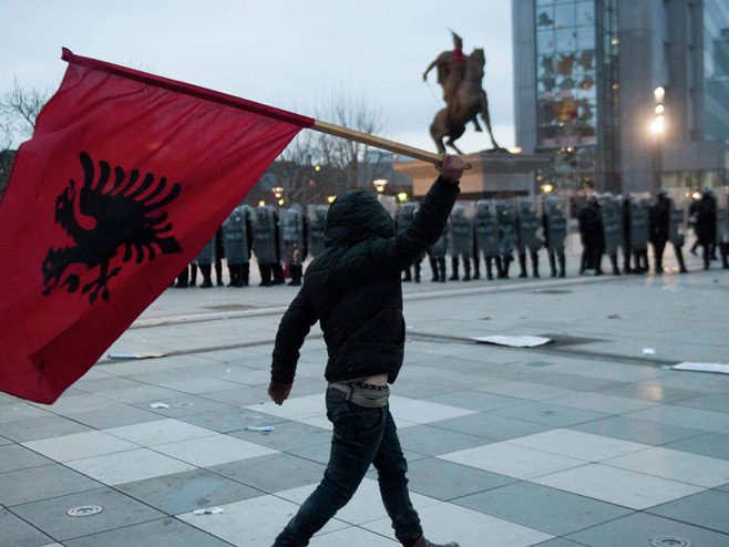 Албанци протестују у Приштини - Фото: AFP