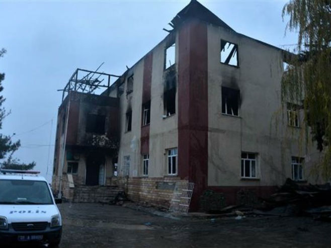 Turska: požar u učeničkom domu (Foto: hurriyet.com.tr) 