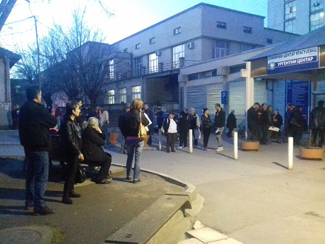 Urgentni centar Kragujevac- porodice čekaju informacije o povrijeđenim