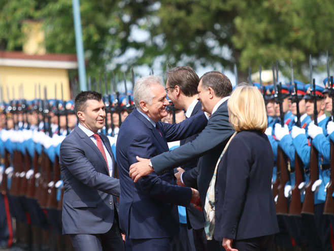 Predsjednik i premijerka Srpske u Nikincima (Foto: Srna)