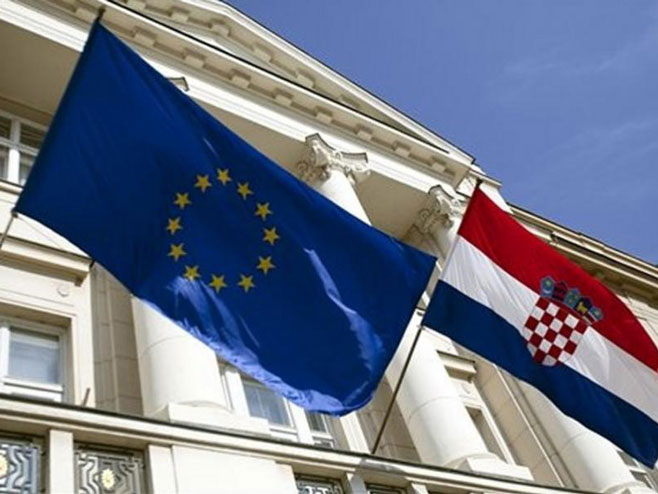 Заставе ЕУ и Хрватске - Фото: илустрација