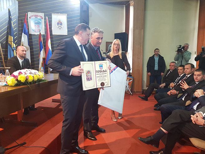 Nevesinje, Dodik - svečana sjednica, dodjela povelje 
