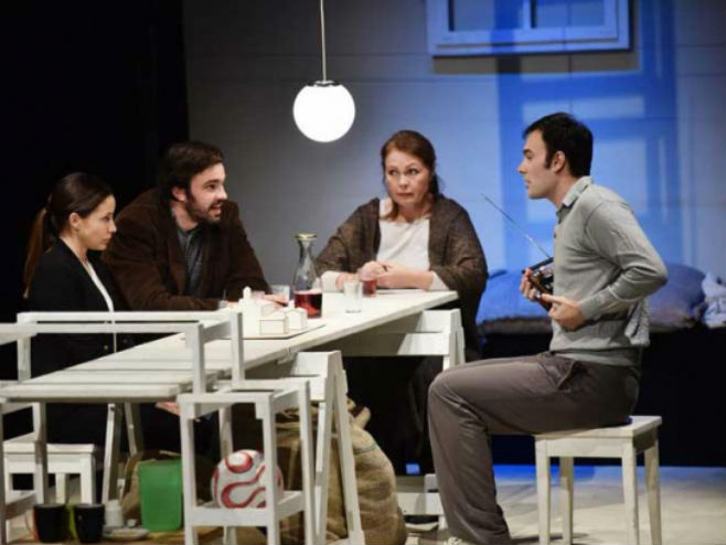 Представа "Млијеко" Бањалучког студентског позоришта - Фото: РТРС