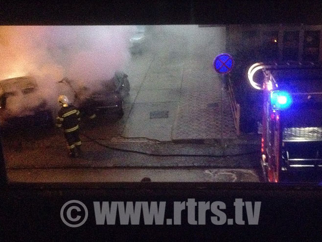 Zapaljen automobil u Banjaluci (Foto: RTRS)