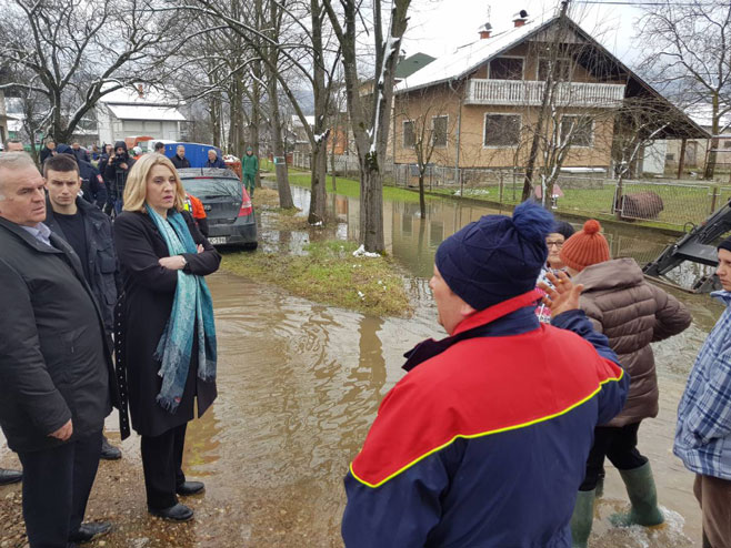 Србац: Жељка Цвијановић - обилазак поплављеног подручја 