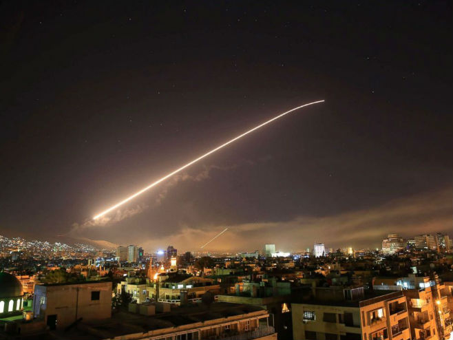 Дамаск ракетирање (AP Photo/Hassan Ammar) - 