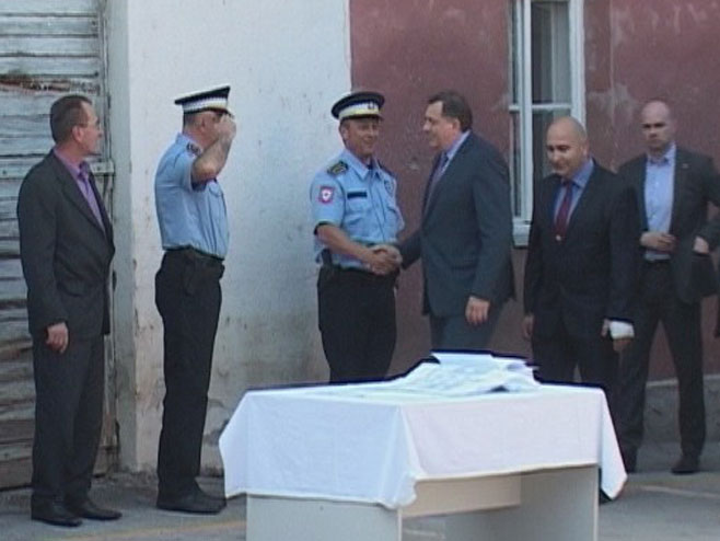 Dodik obišao gradilište nove zgrade policije