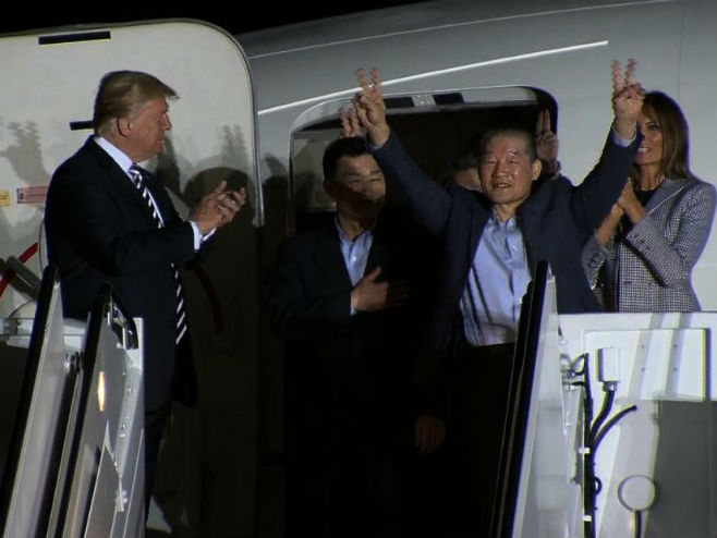 Трамп дочекао Американце ослобођене из Сјеверне Кореје - Фото: CNN