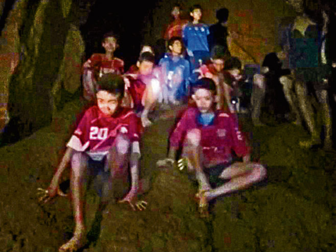 Тајланд: Пронађена дјеца у пећини (Фото: thetimes.co.uk) - 