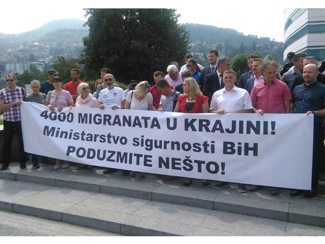 U Sarajevu protest zbog migrantske krize (Foto: RTRS)