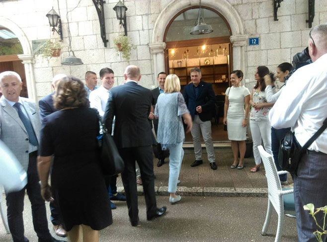 Састанак са представницима владајуће коалиције у Требињу
