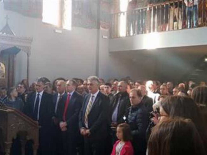 Nevesinje - služena Sveta arhijerejska liturgija u Crkvi Svetog Vaznesenja Hristovog (Foto: SRNA)