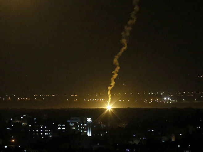 Палестинци испалили 300 ракета (Фото: AP Photo / Hatem Moussa) - 
