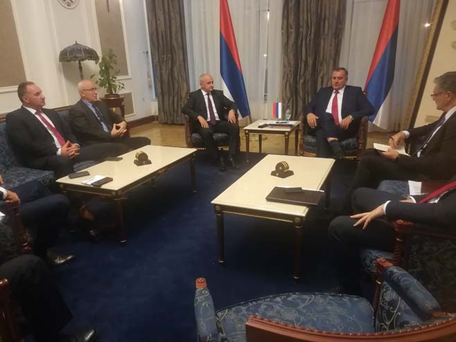 Konsultacije Viškovića sa predstavnicima SP (Foto: RTRS)