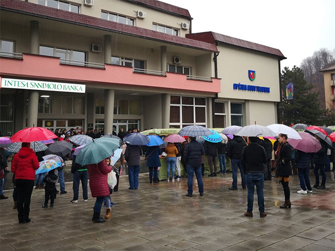 Нови Травник- протест грађана - Фото: klix.ba