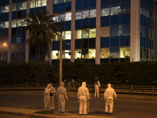 Бомба еxплодирала испред зграде грчке телевизије (Фото:Tanjug-AP PHOTO/PETROS GIANNAKOURIS) - 