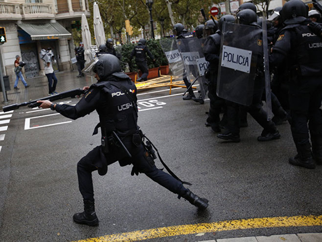 Шпанија-полиција - Фото: AP