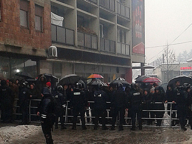 Протест Албанаца (Фото:Tanjug-архив) - 