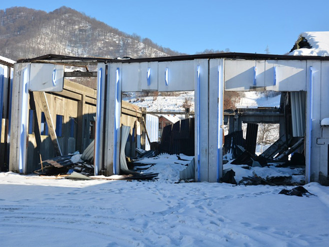 Сребреница - снијег провалио кров индустријске хале - Фото: СРНА