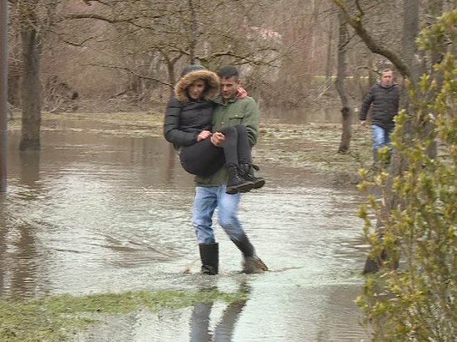 Јezero, poplave (Foto: RTRS)