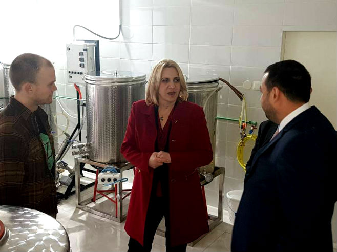 Predsjednica Cvijanović obišla Pivaru Oz kraft u Trebinju (Foto: RTRS)